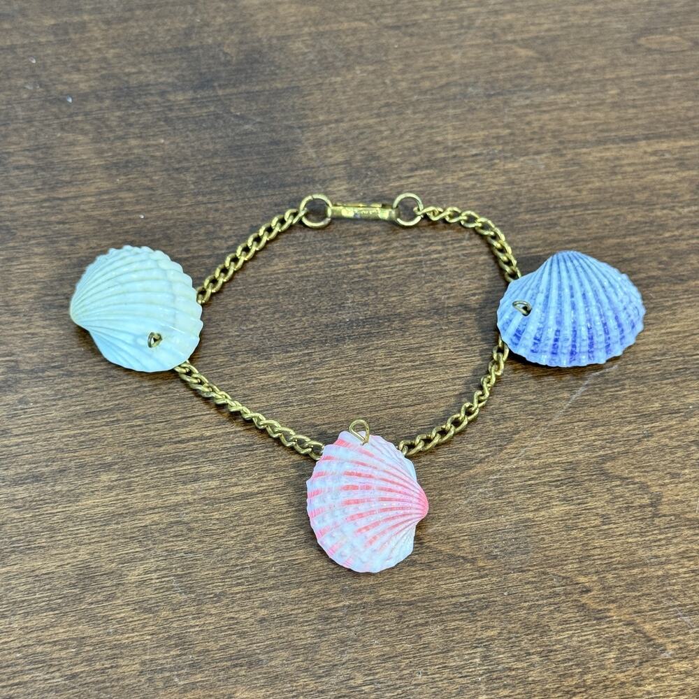 Vintage Japan Gold Tone Dyed Seashell Charm Bracelet Pastel Beach Coastal